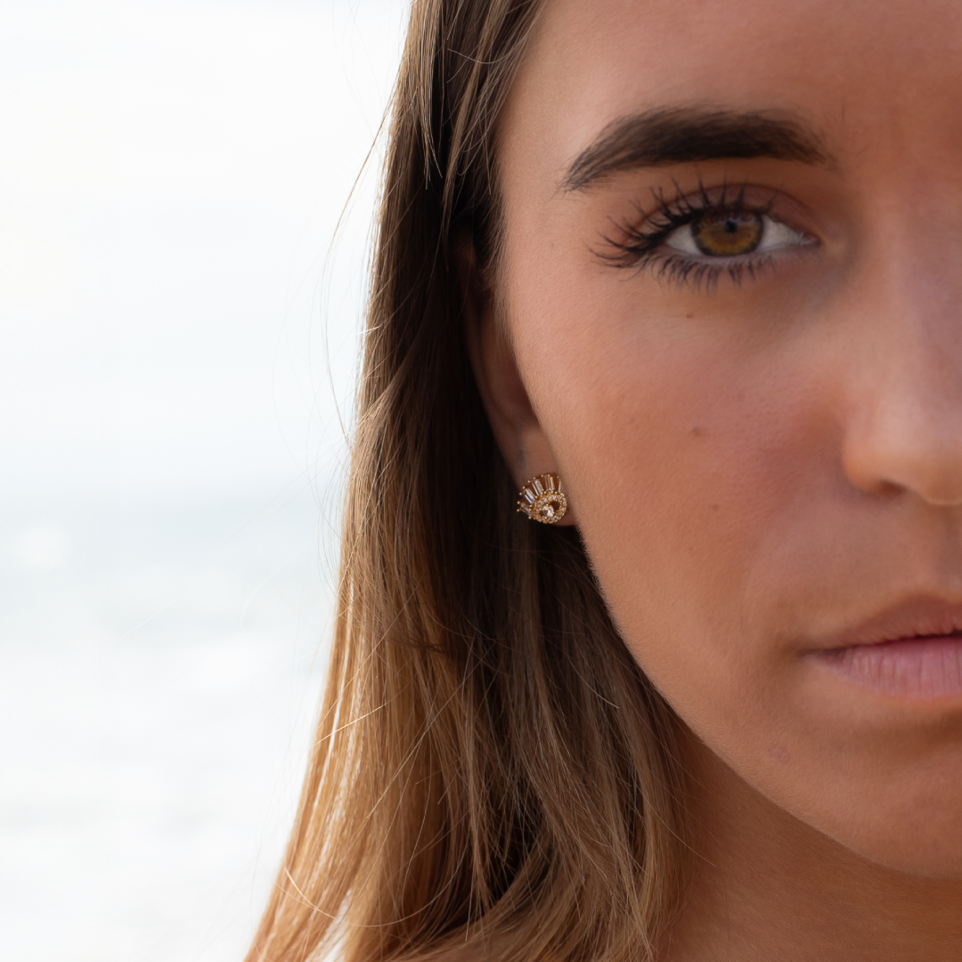 Puces d’Oreilles ŒIL – Plaqué or 18 carats & oxydes | Assara Bijoux