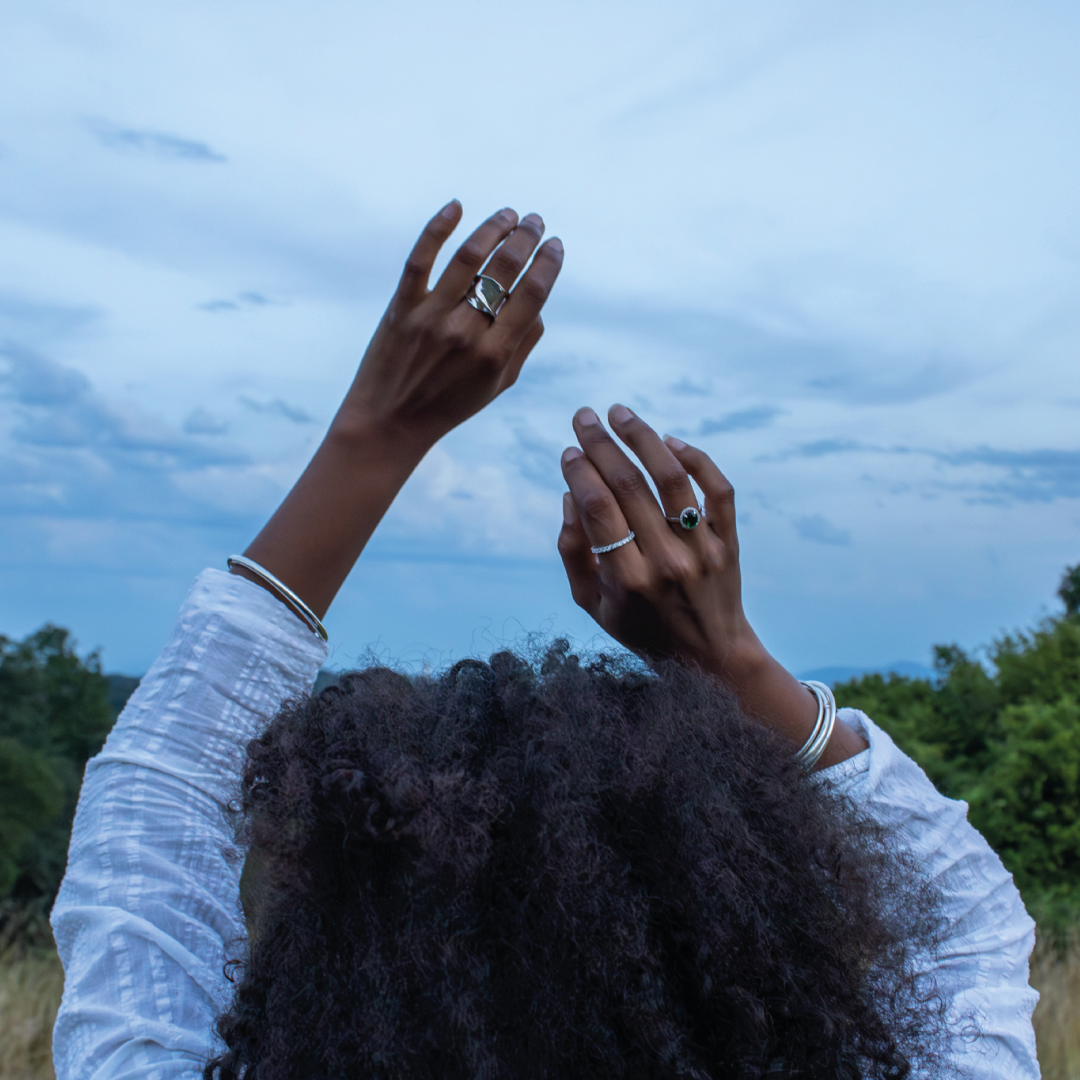 Bague Effet Froissé – Argent massif platiné | Assara Bijoux