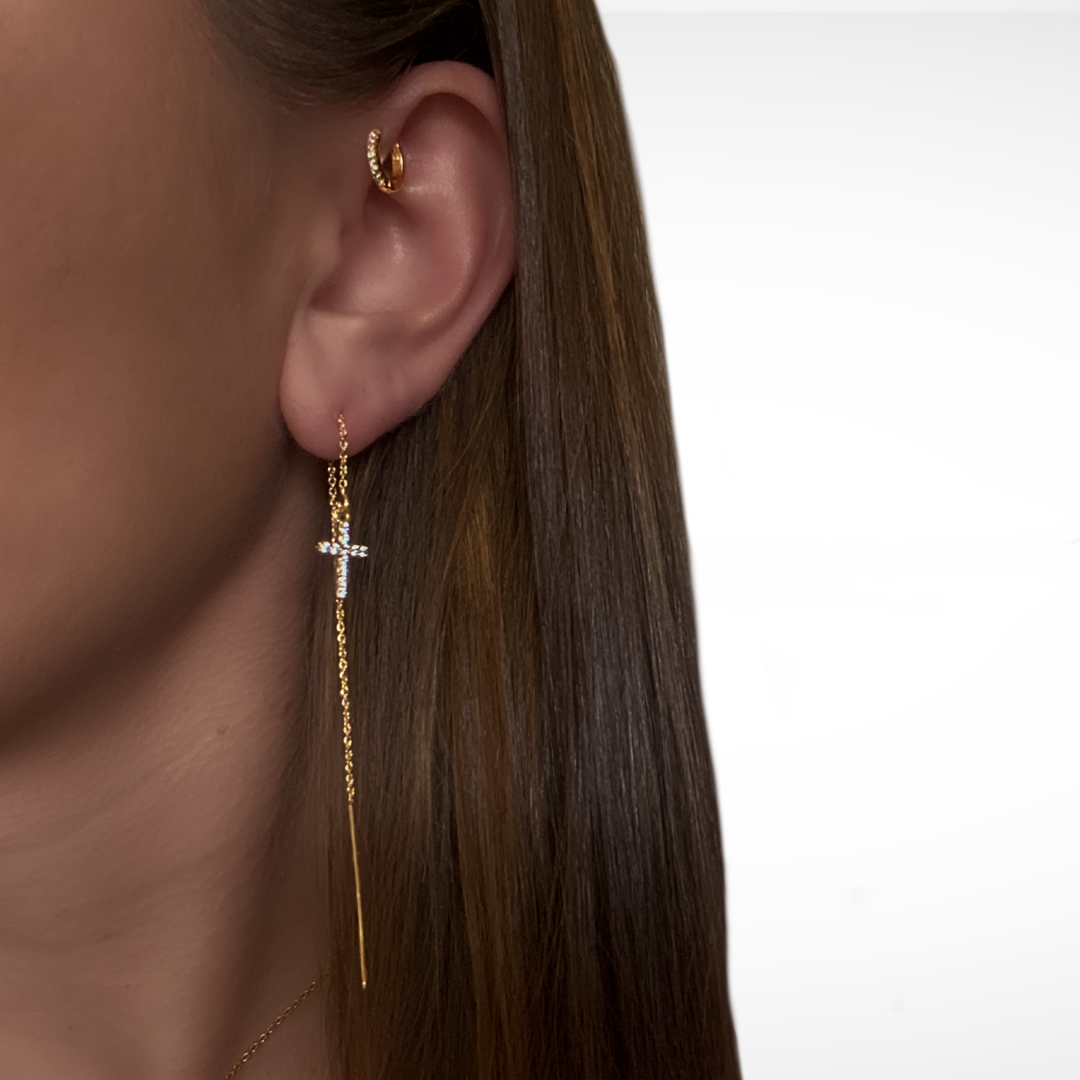 Fils d’Oreilles CROIX – Plaqué or 18 carats | Assara Bijoux