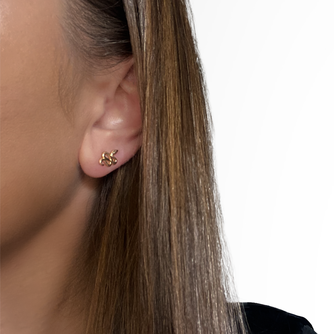 Puces d’Oreilles SERPENTS – Plaqué or 18 carats | Assara Bijoux